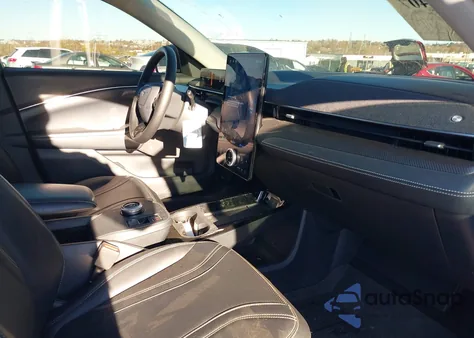 2022 Ford Mustang Mach-E Premium z USA, uszkodzony, nr VIN 3FMTK3SS6NMA03413